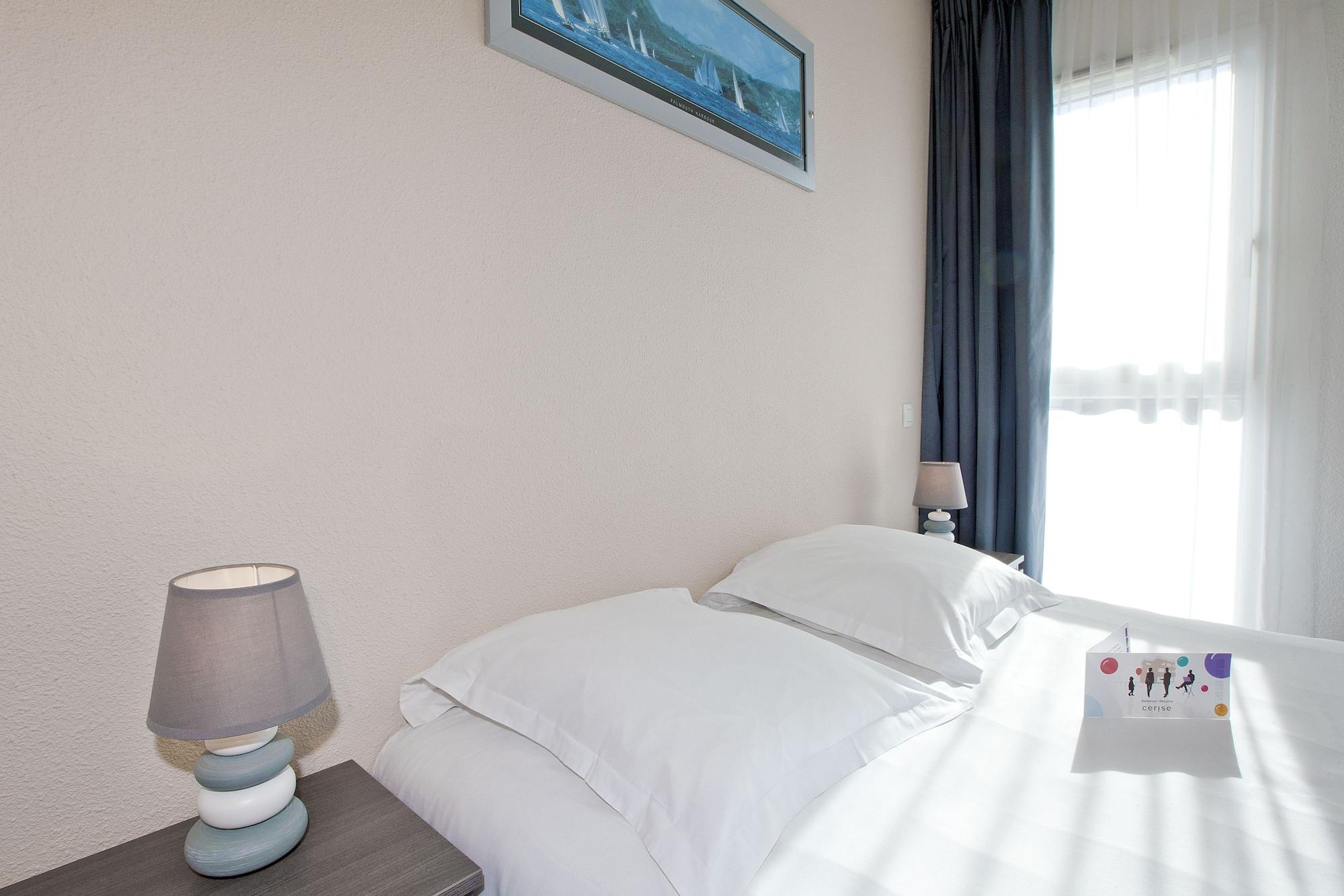 Cerise Lannion Aparthotel Екстериор снимка