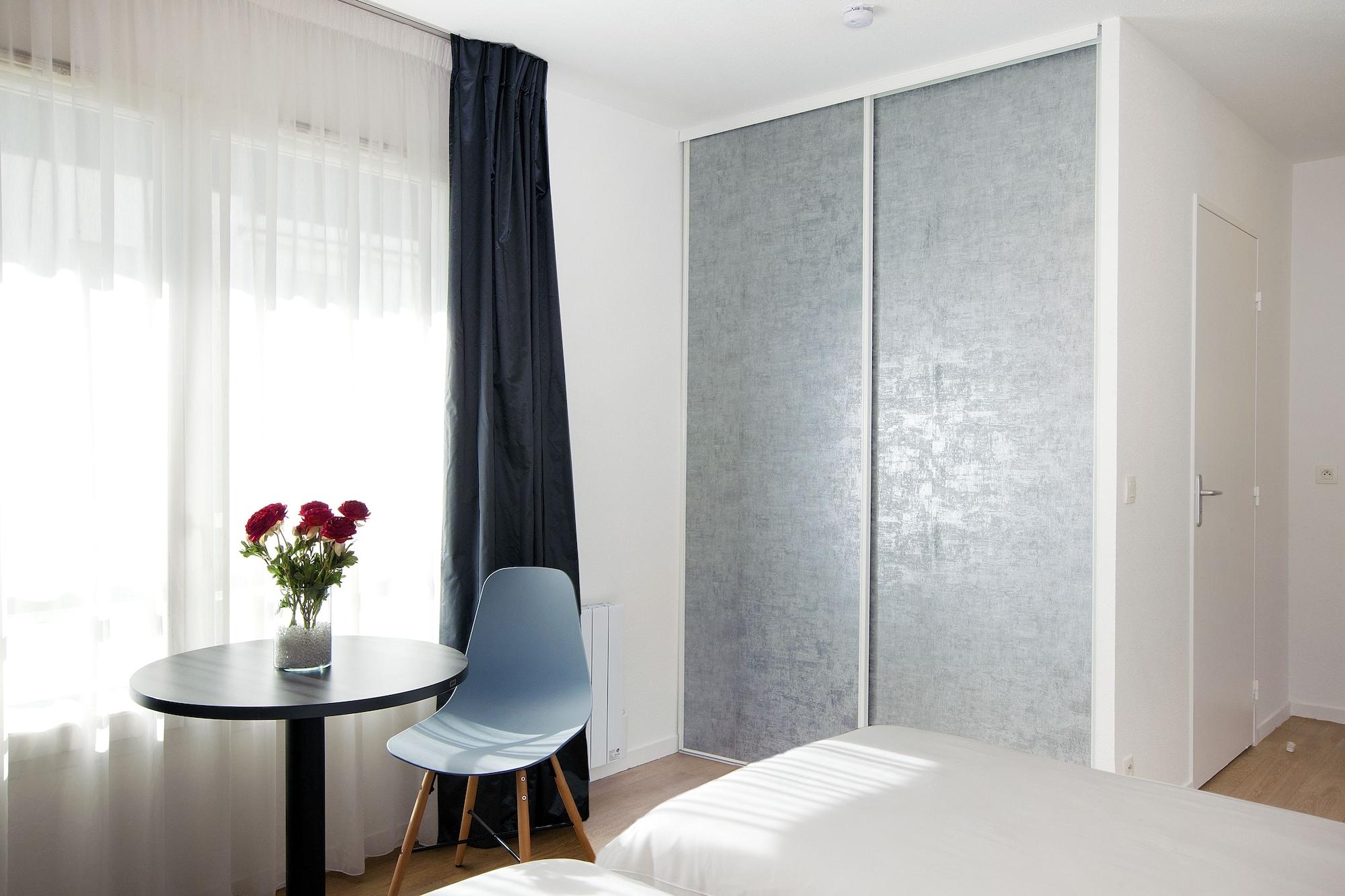 Cerise Lannion Aparthotel Екстериор снимка