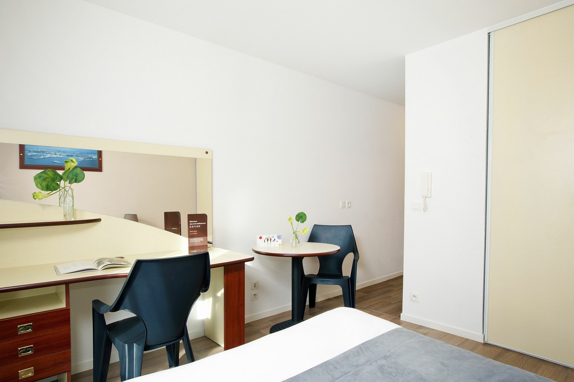 Cerise Lannion Aparthotel Екстериор снимка